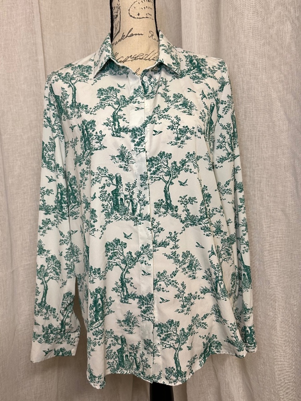 White and green tree toile print button down long sleeve blouse by H&M size 8